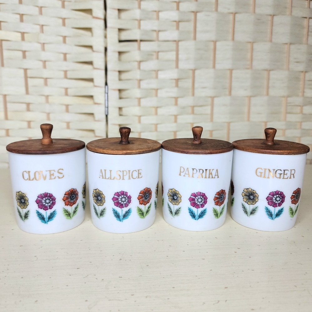 Nasco Fascination Spice Jars Set Of 4 With Wooden Lids
